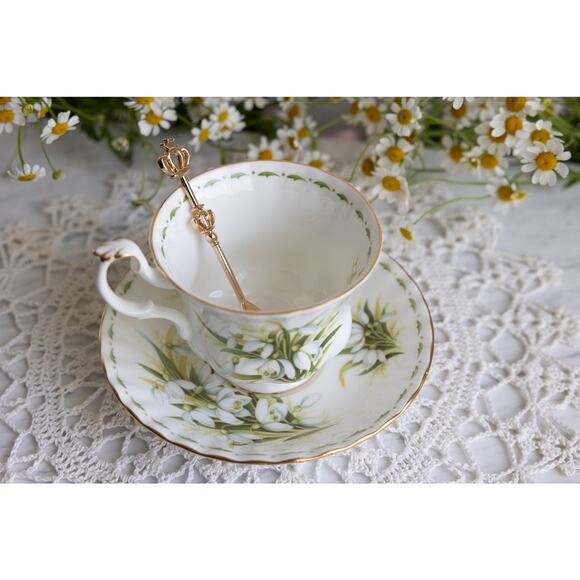 All the Cute little Things, Gold plated Crown shaped Tea spoons - Picture 2 of 6